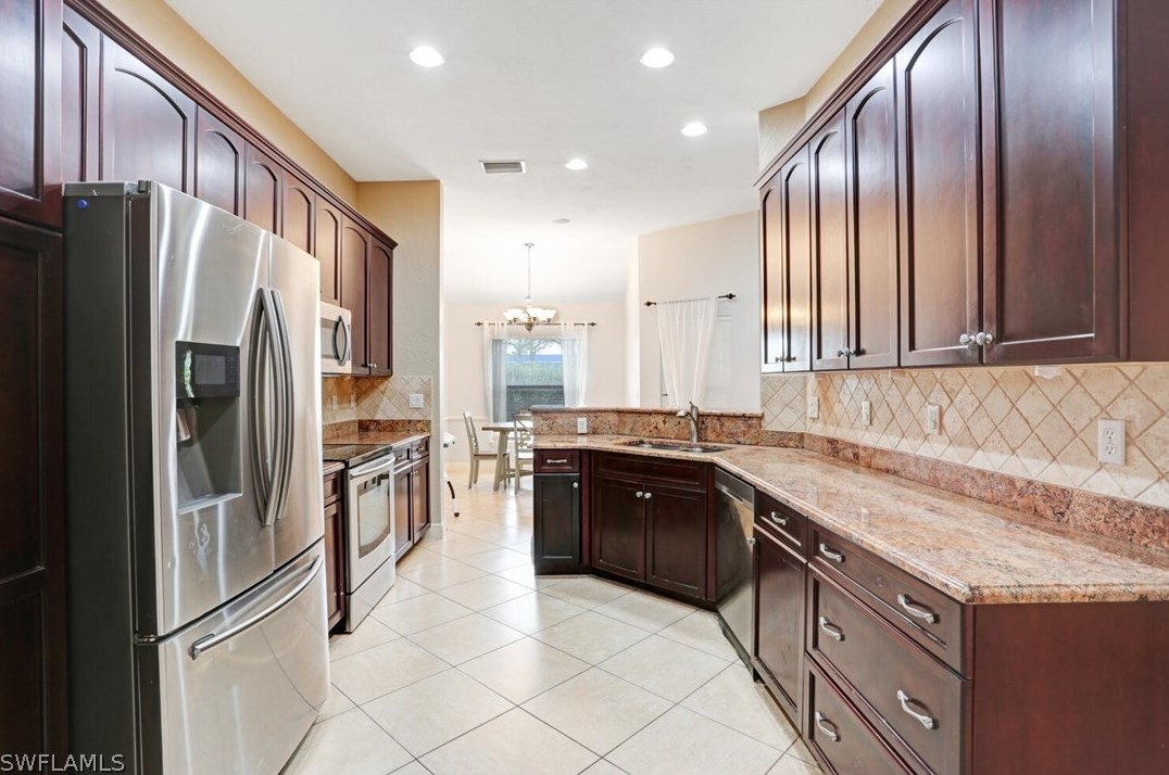 17410 Caloosa Trace Cir, Fort Myers FL  33967-8500 exterior