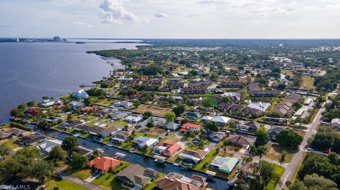 7229 Reymoor Dr, Fort Myers, FL 33917-3232