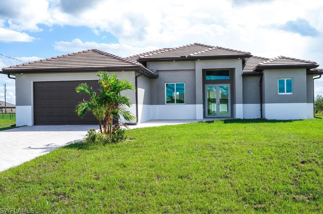 242 Blackstone Dr, Fort Myers, FL 33913-7172