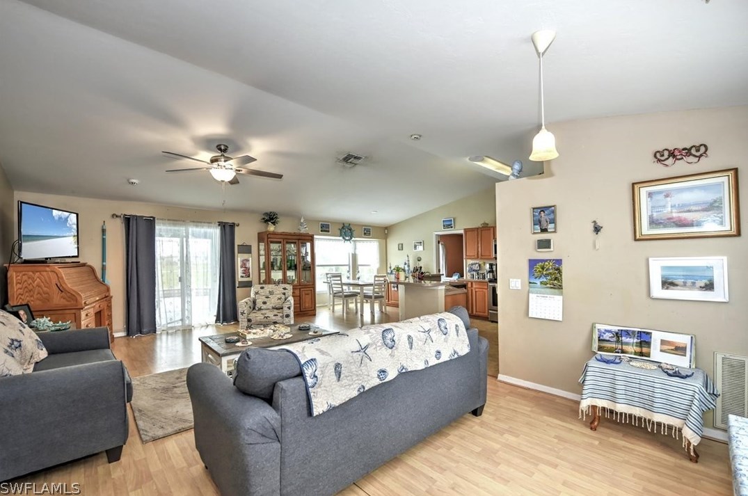 1222 19th Ct, Cape Coral, FL 33909-1671