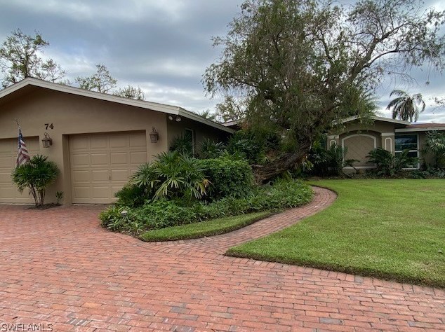 74 Aqua Ln, Fort Myers, FL 33903-4720