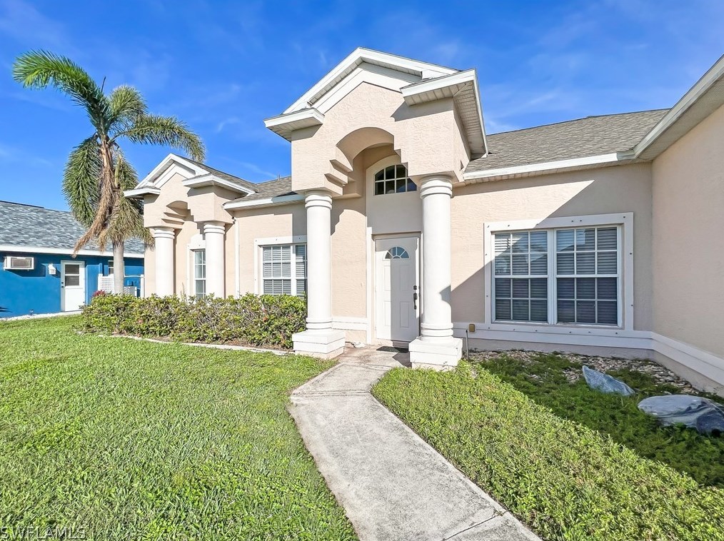 501 9th St, Cape Coral, FL 33991-2568