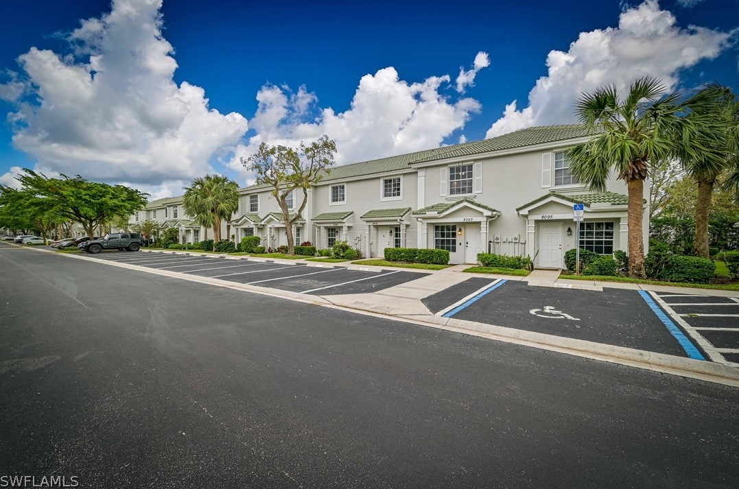 8093 Pacific Beach Dr, Fort Myers, FL 33966-7951