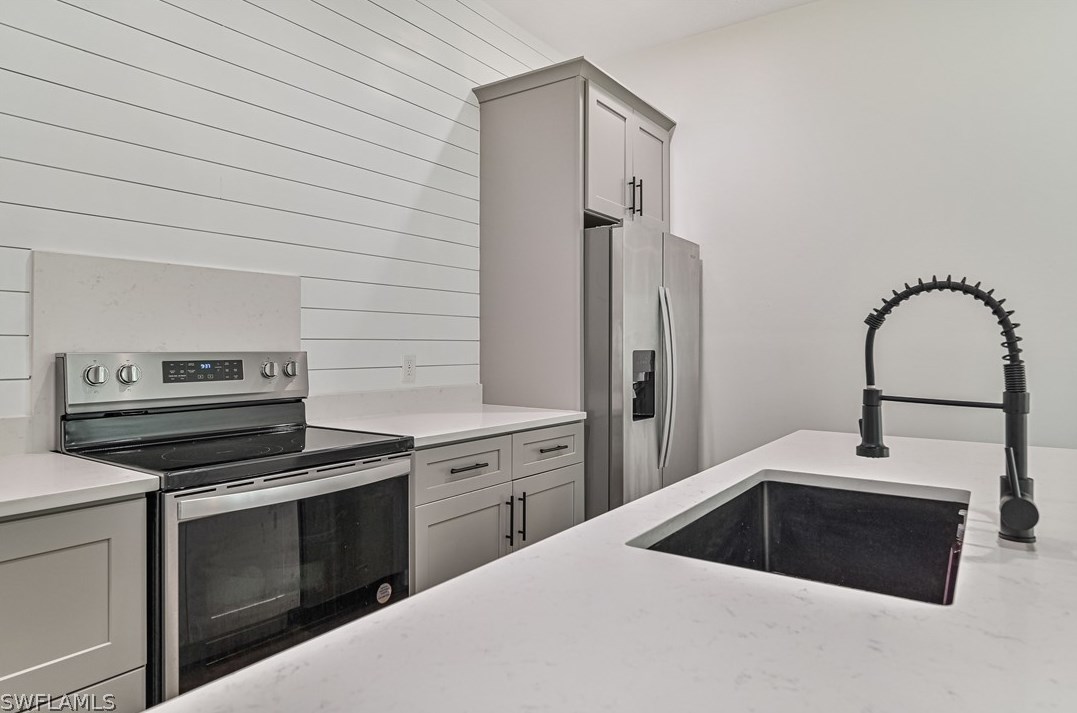 2907 22nd St, Alva FL  33920 exterior