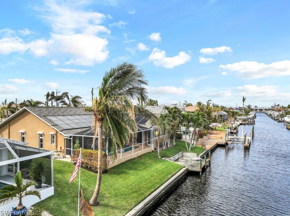 5023 8th Pl, Cape Coral, FL 33914-7395