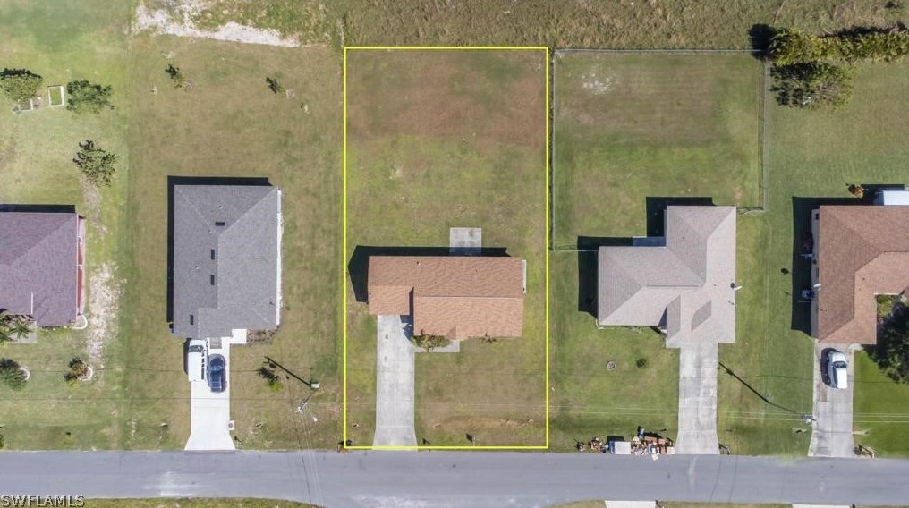 807 Sea Urchin Cir, Fort Myers, FL 33913-2414