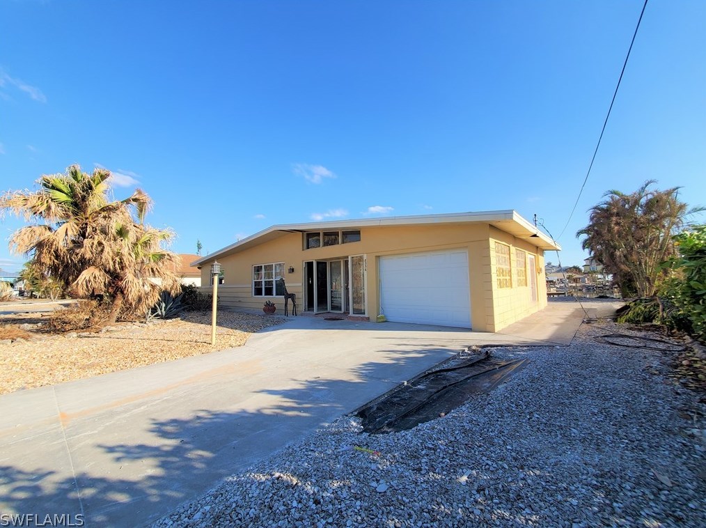 8336 Lagoon Rd, Fort Myers Beach, FL 33931