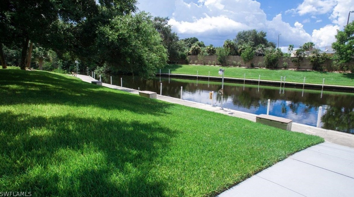 1524 Tropic Ter, Fort Myers, FL 33903-5277