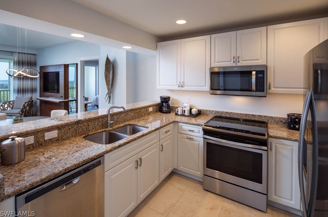 5951 Silver King Blvd, Cape Coral, FL 33914