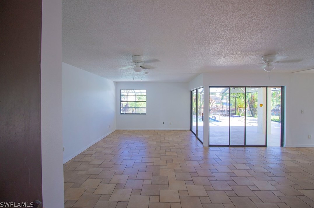 1407 32nd Ter, Cape Coral, FL 33904-4272