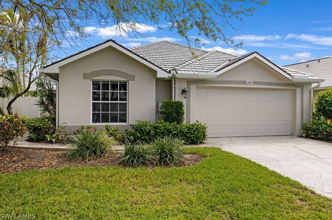 14827 Paradigm Ct, Fort Myers, FL 33919-8484