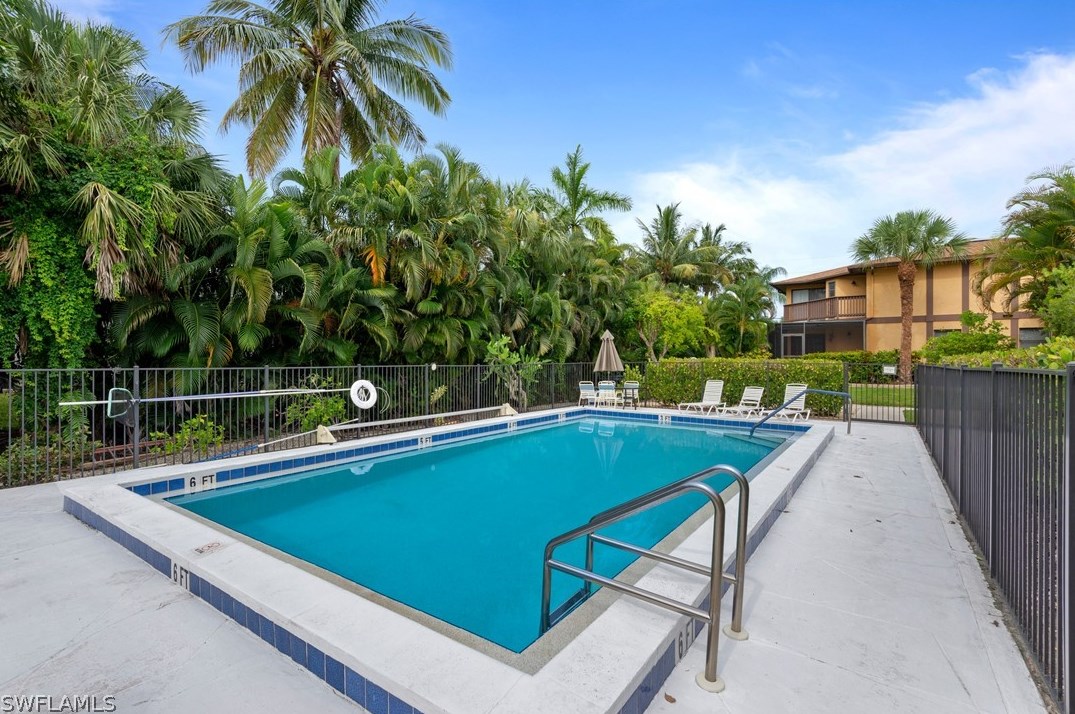 13527 Siesta Pines Ct, Fort Myers, FL 33908-2934