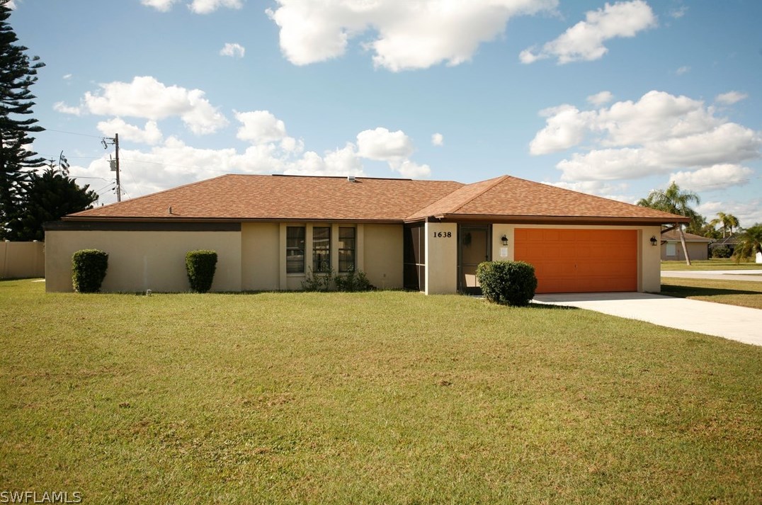 1638 Country Club Pkwy, Lehigh Acres, FL 33936