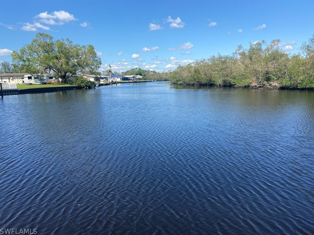 1296 Thompson St, Fort Myers, FL 33903-3606