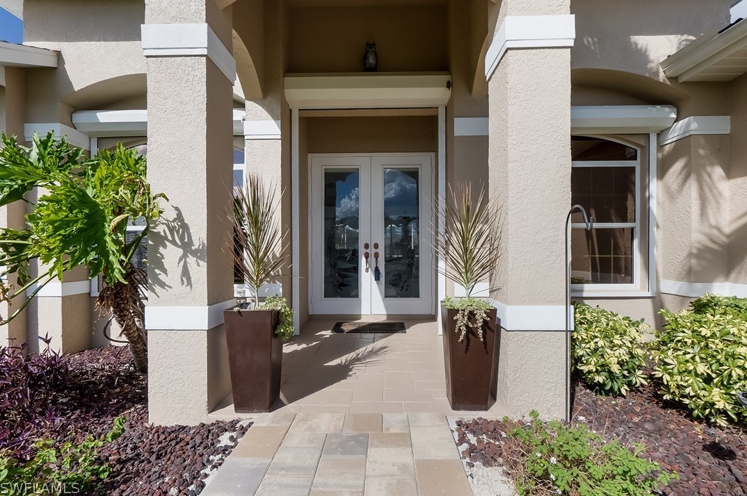 2125 40th Ter, Cape Coral, FL 33914-5439