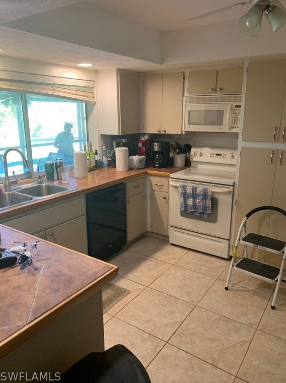 1215 19th Ln, Cape Coral, FL 33990-4584