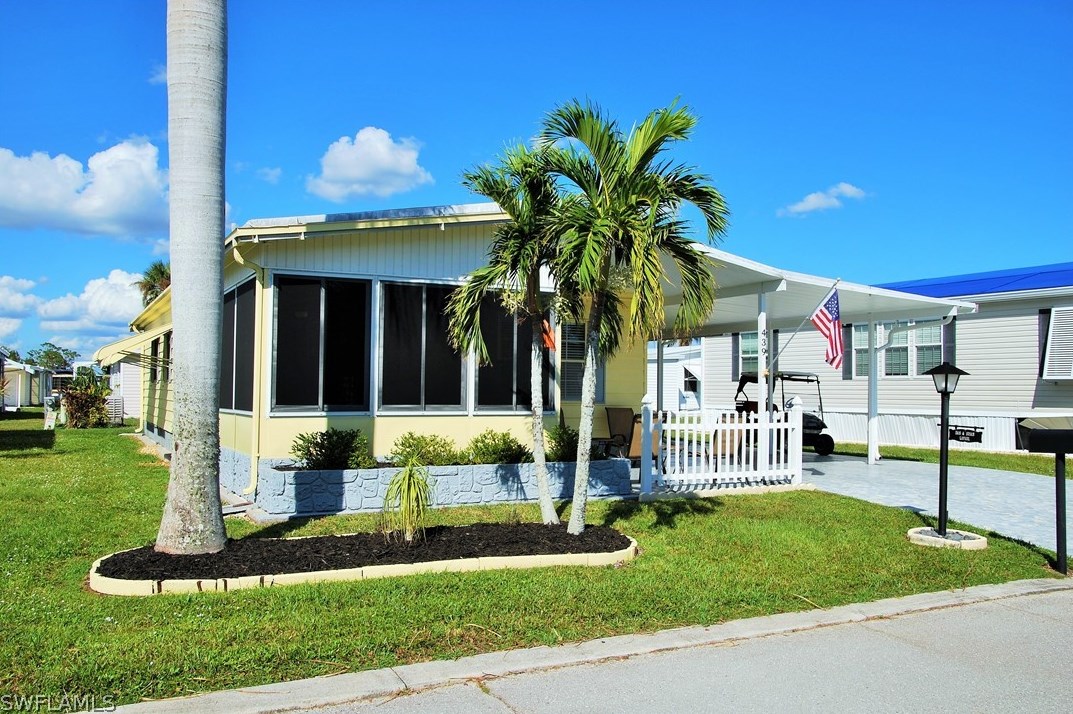 439 Snead Dr, Fort Myers, FL 33903-2625