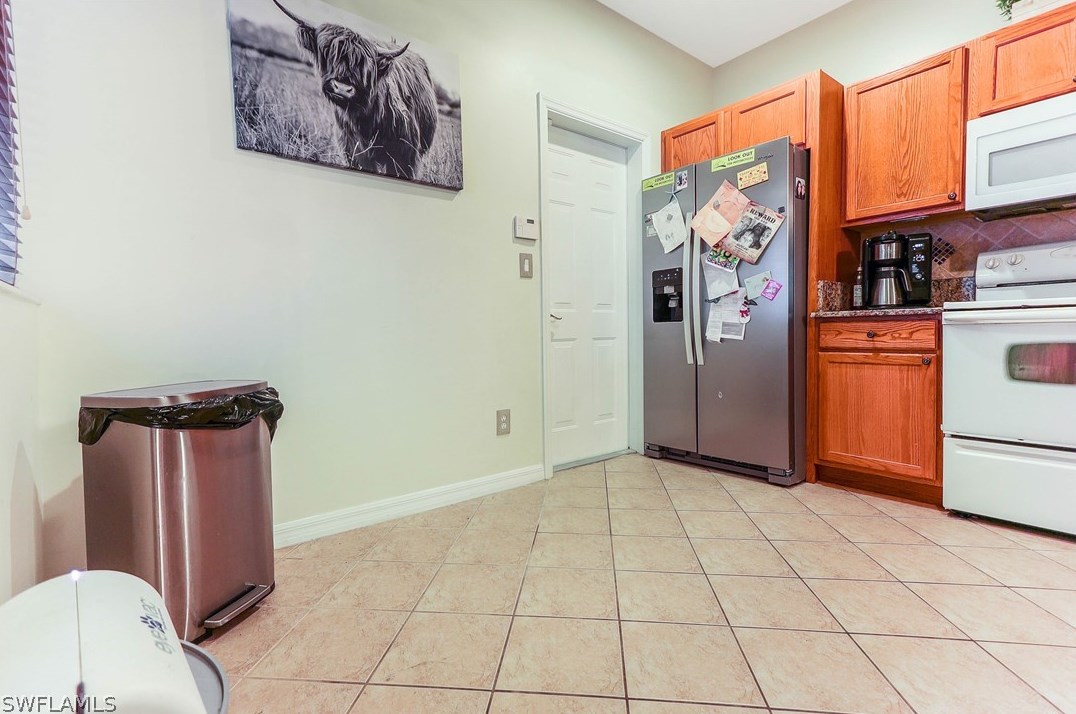 10004 Salina St, Fort Myers, FL 33905-5491