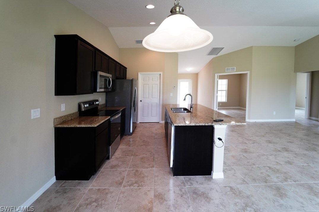 2800 Nw 25th Ter, Cape Coral, FL 33993
