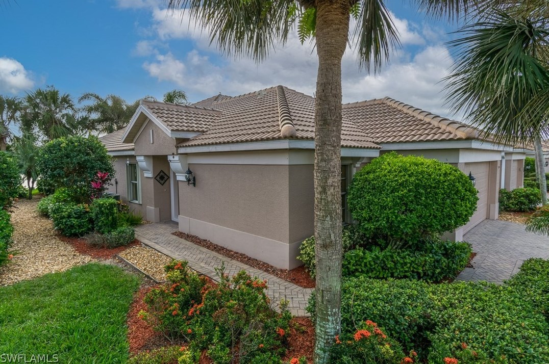 10023 Majestic Ave, Fort Myers, FL 33913-7086