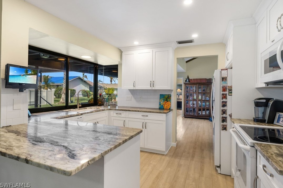 1596 Whiskey Creek Dr, Fort Myers FL  33919-2724 exterior