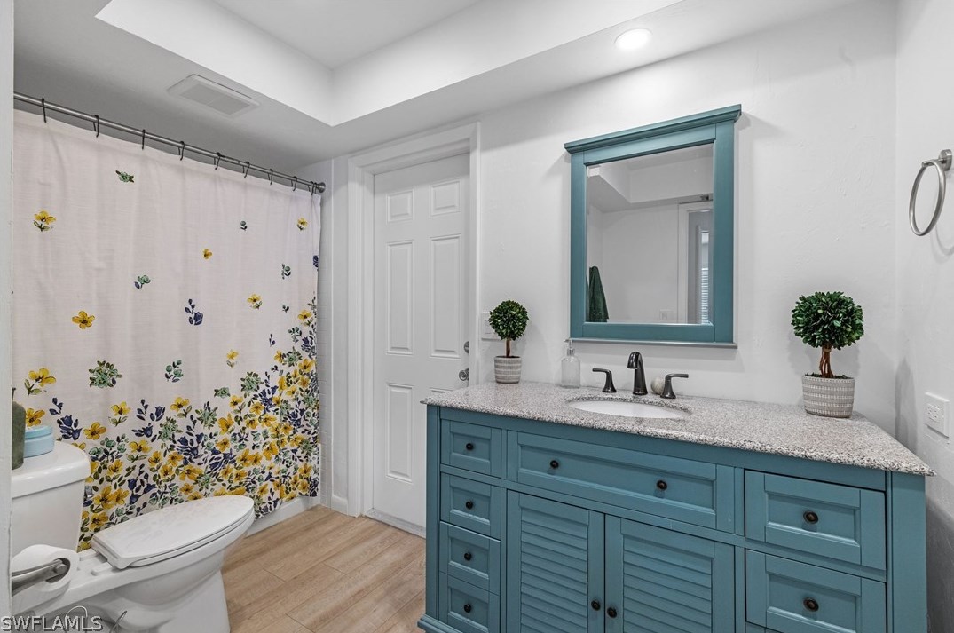 1596 Whiskey Creek Dr, Fort Myers FL  33919-2724 exterior