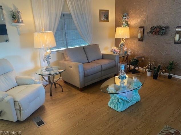 920 Rainbow Ln, Fort Myers, FL 33917-6390