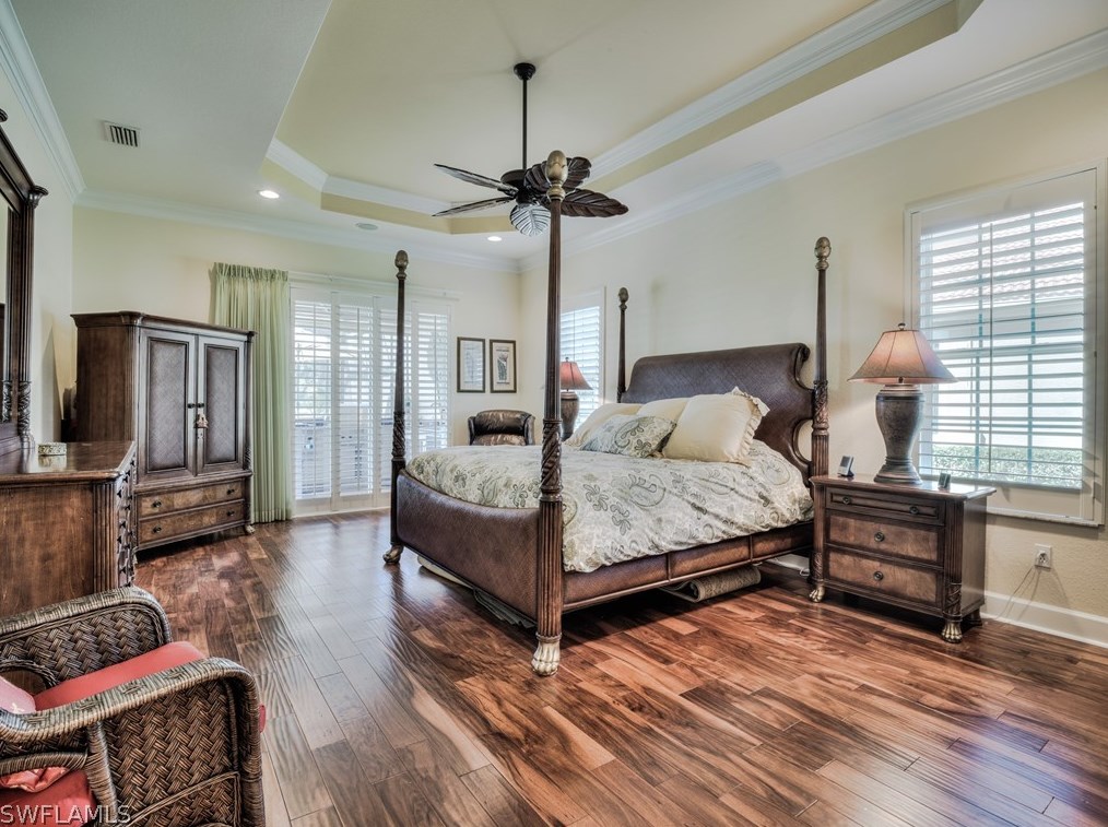 8853 New Castle Dr, Fort Myers FL 33908-5657 exterior