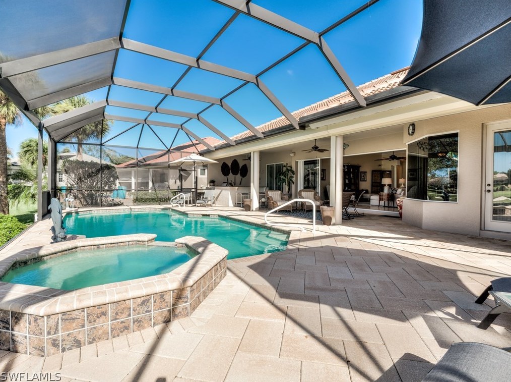 8853 New Castle Dr, Fort Myers FL 33908-5657 exterior