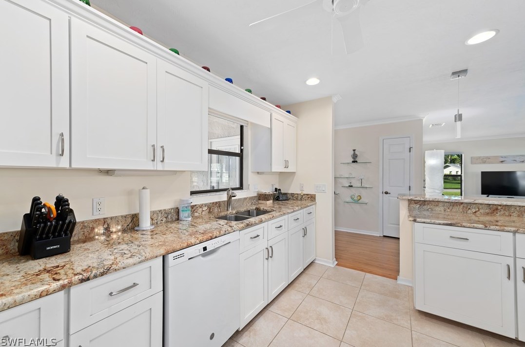 5697 Arvine Cir, Fort Myers, FL 33919-2700