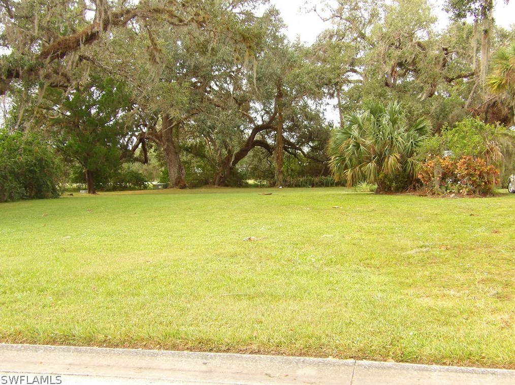 4003 Edgewater Cir, Labelle, FL 33935-5424