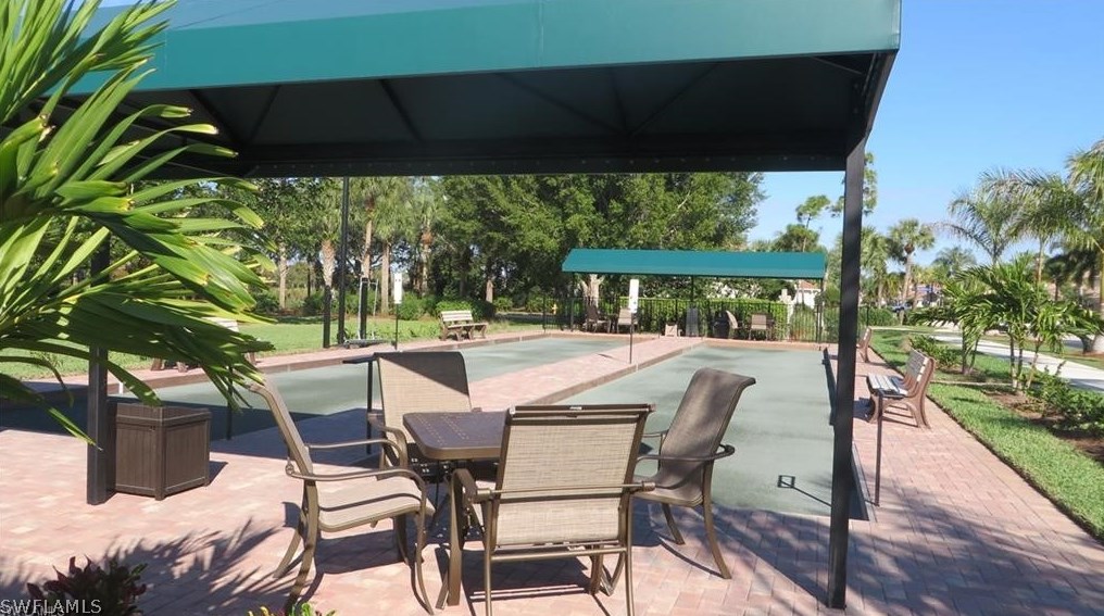 10135 Colonial Country Club Blvd, Fort Myers FL 33913-7049 exterior