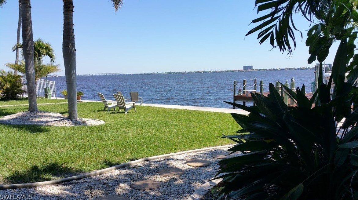 5761 Riverside Dr, Cape Coral, FL 33904-5952