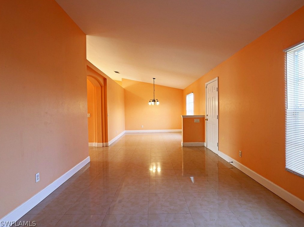 302 Nw 17th Ave, Cape Coral, FL 33909