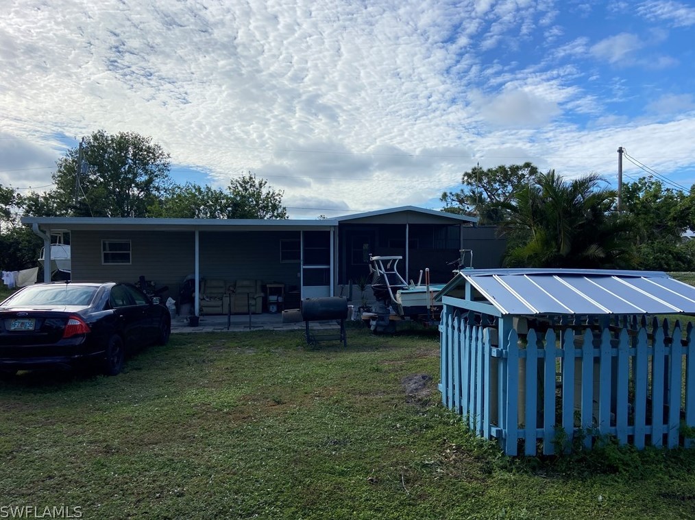 8146 Ebson Dr, Fort Myers FL  33917-6258 exterior