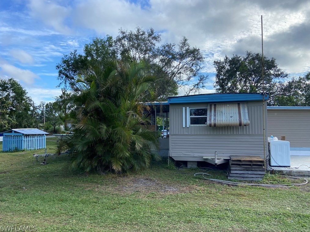 8146 Ebson Dr, Fort Myers FL  33917-6258 exterior