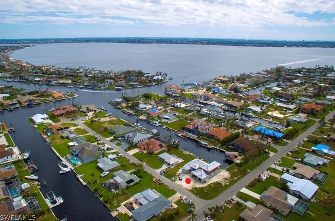 140 57th St, Cape Coral, FL 33914-7135