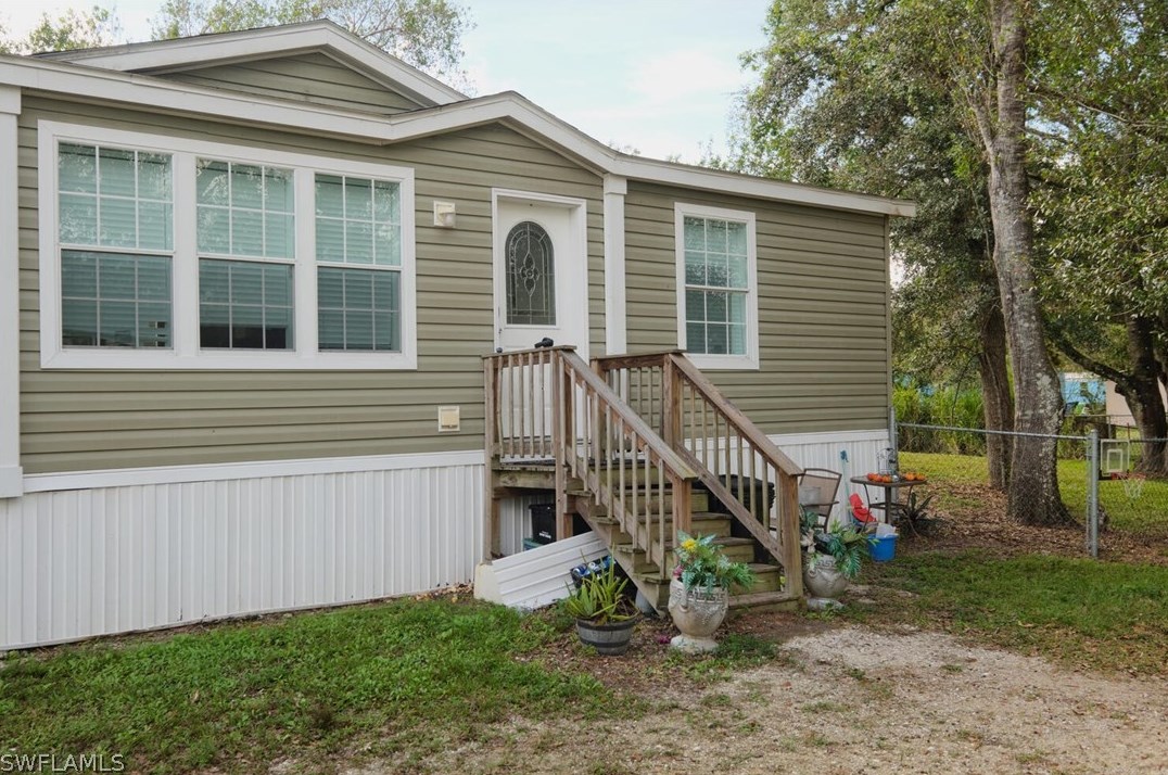 235 Cook Ave, Labelle, FL 33935-5728