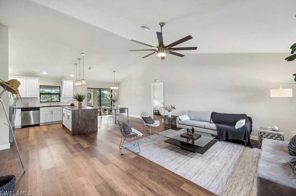 105 34th Ave, Cape Coral, FL 33991-7615
