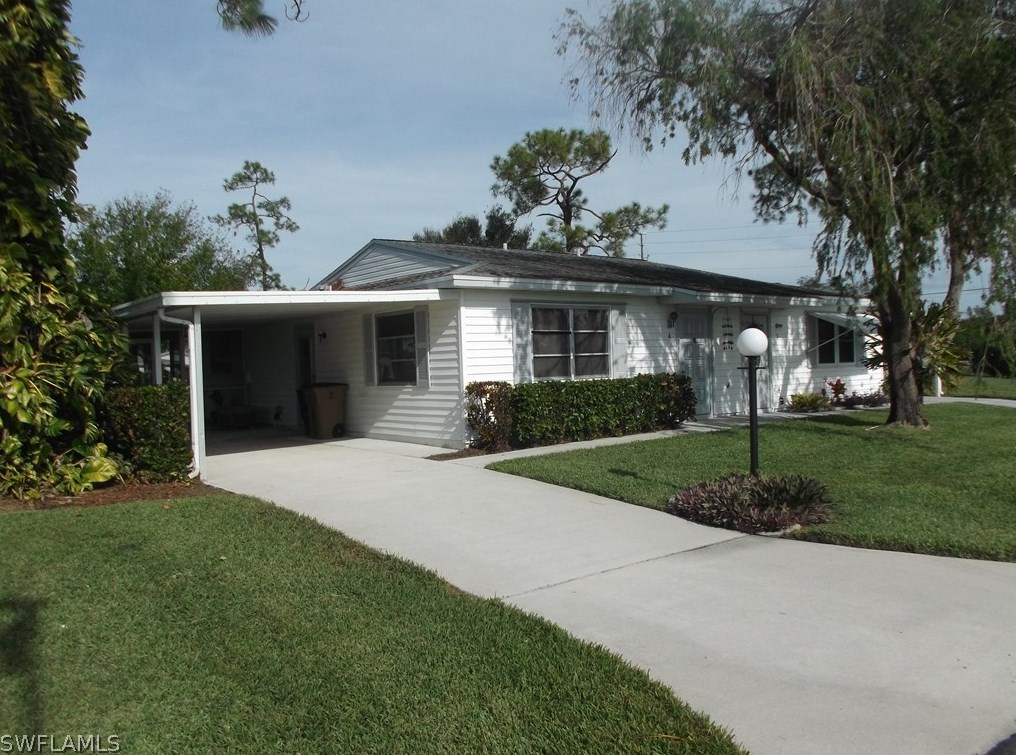 4 Pinewood Blvd, Lehigh Acres, FL 33936