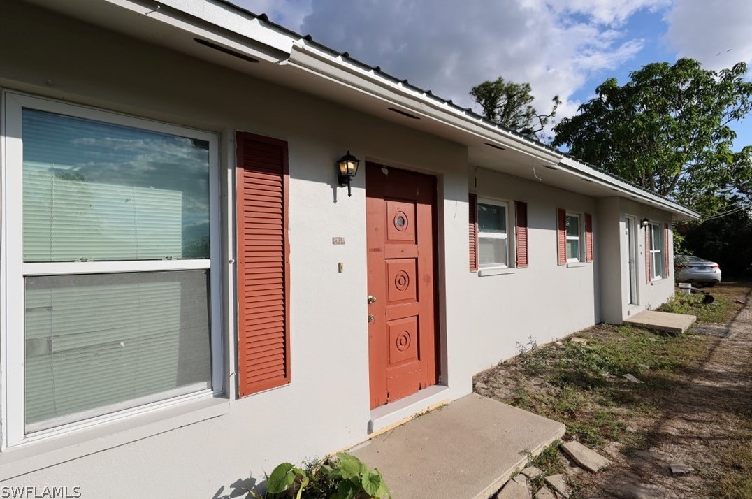 1646 Cypress Dr, Fort Myers FL  33907-2904 exterior