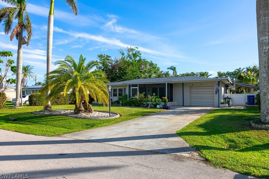 1436 Byron Rd, Fort Myers, FL 33919-1004