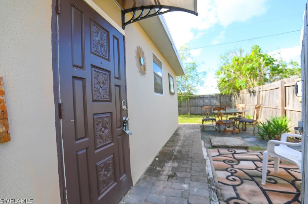 907 Laredo Ave, Lehigh Acres, FL 33936