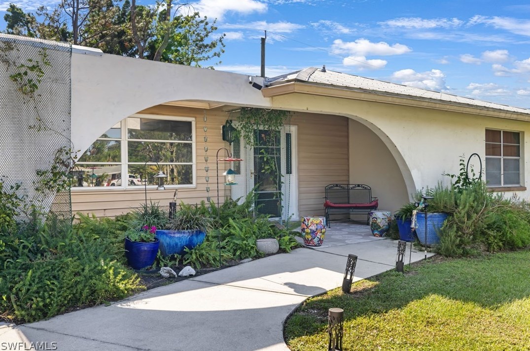 13955 Matanzas Dr, Fort Myers, FL 33905-2146