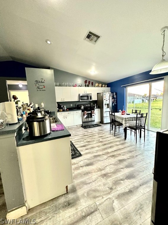 2104 15th Ave, Cape Coral, FL 33909-3415