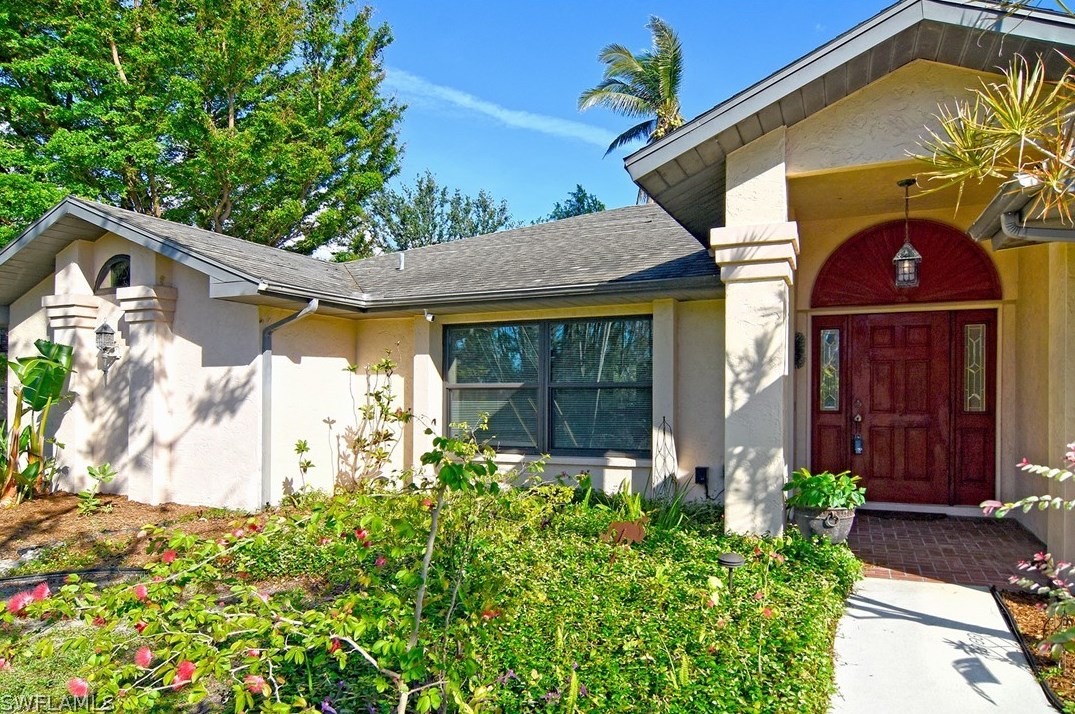 923 15th Pl, Cape Coral, FL 33991-2139