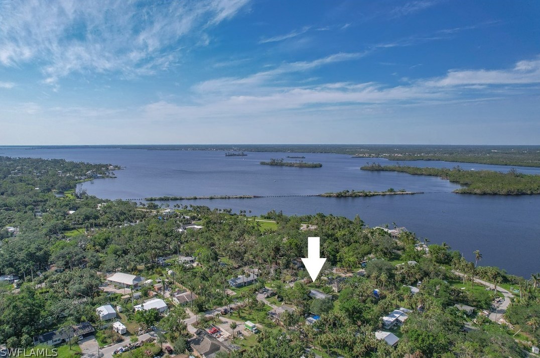 215 Palmacea Rd, Fort Myers, FL 33905-2525
