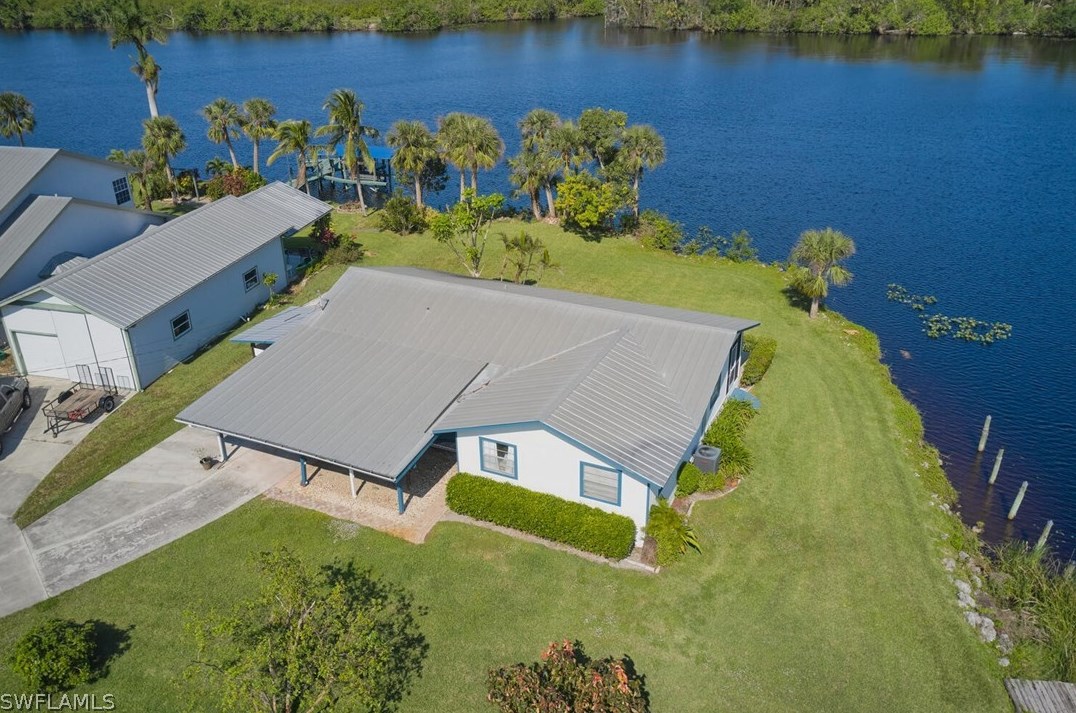 2111 Waylife Ct, Alva, FL 33920