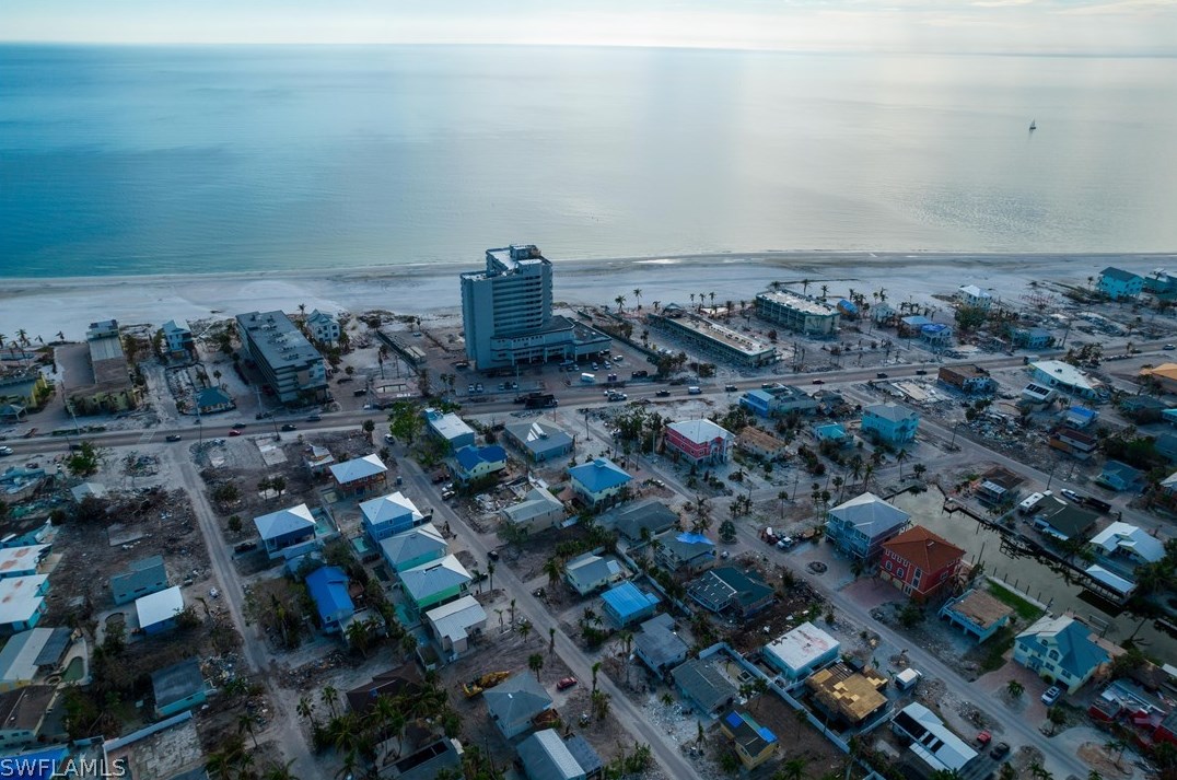 149 Pearl St, Fort Myers Beach, FL 33931