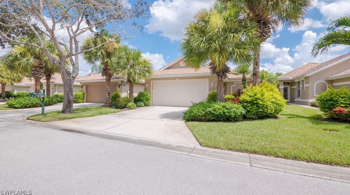 8205 Woodridge Pointe Dr, Fort Myers, FL 33912-0887